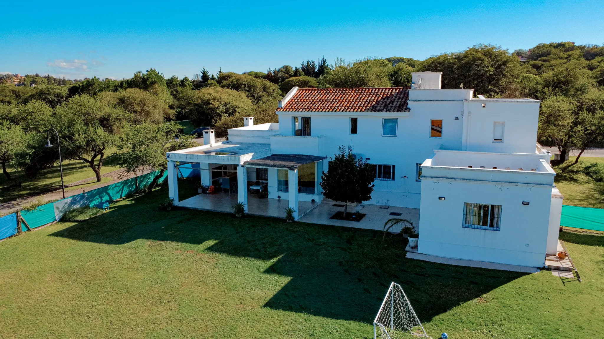 HERMOSA Y  FUNCIONAL CASA EN ALTOS DEL GOLF - VILLA ALLENDE