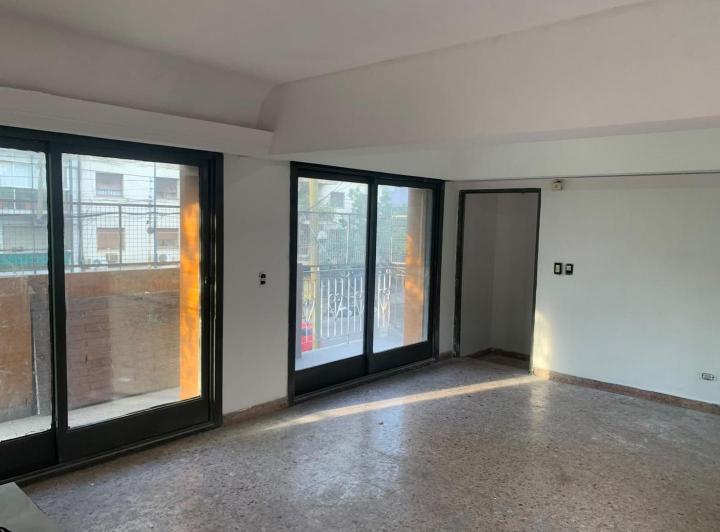 PH · 215m² · 8 Ambientes