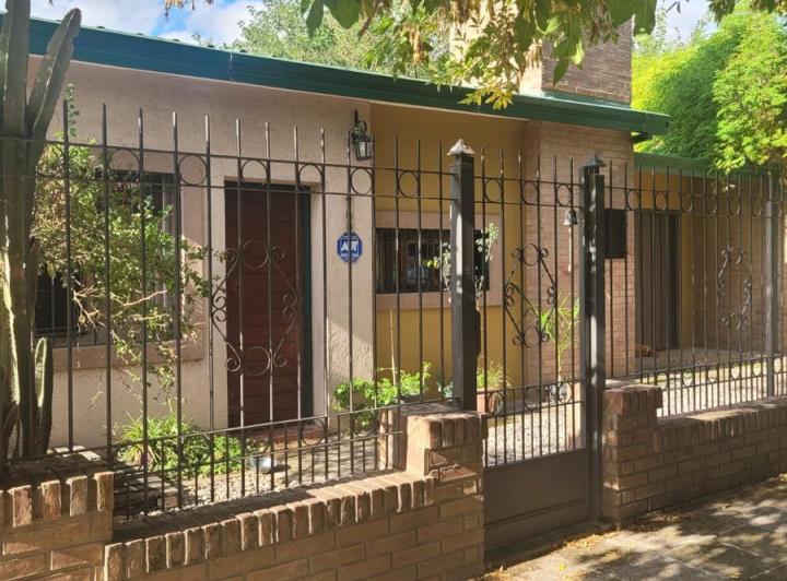 Casa · 191m² · 6 Ambientes · 2 Cocheras
