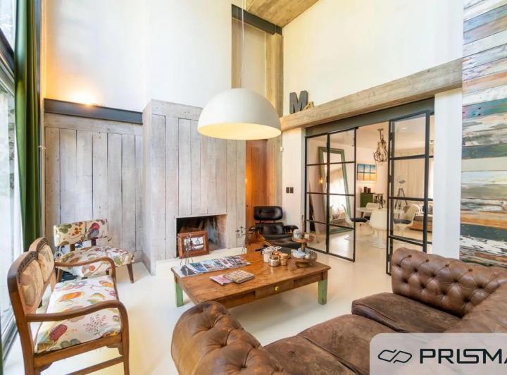 Casa · 270m² · 7 Ambientes · 1 Cochera