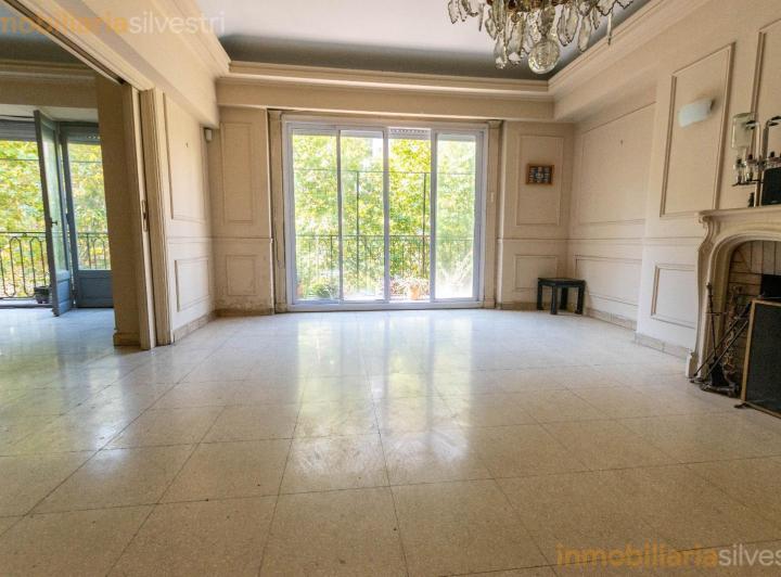 Departamento · 212m² · 5 Ambientes · 1 Cochera
