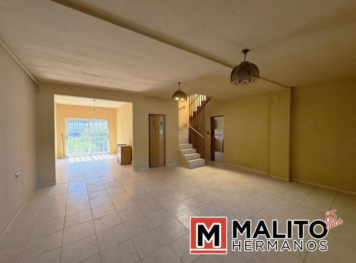 Casa · 180m² · 4 Ambientes · 1 Cochera