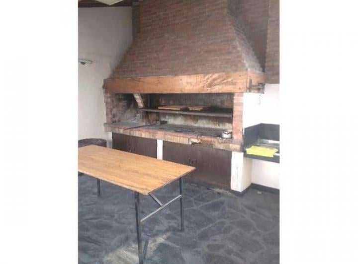 Casa · 920m² · 6 Ambientes · 5 Cocheras