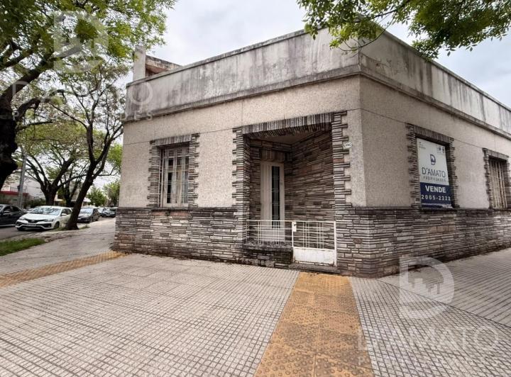 Casa · 150m² · 4 Ambientes · 2 Cocheras