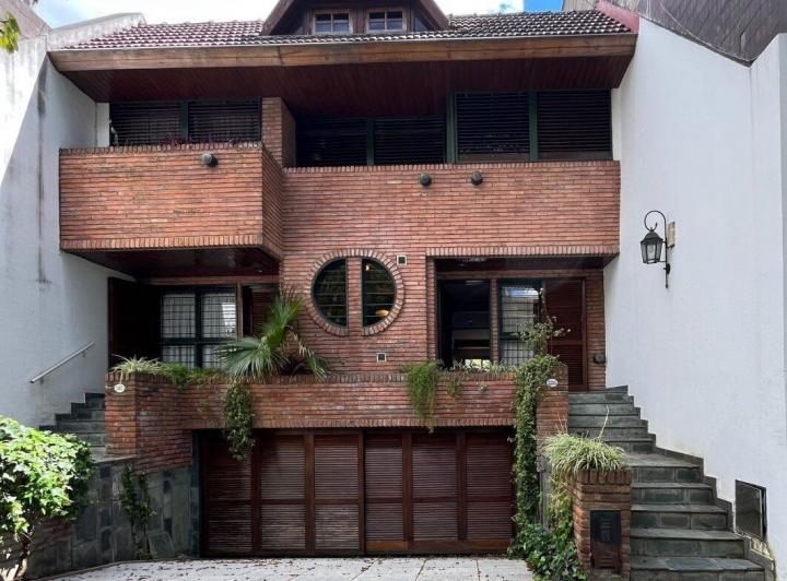 Casa · 123m² · 5 Ambientes · 1 Cochera