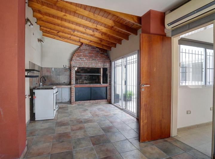Casa · 162m² · 4 Ambientes · 1 Cochera