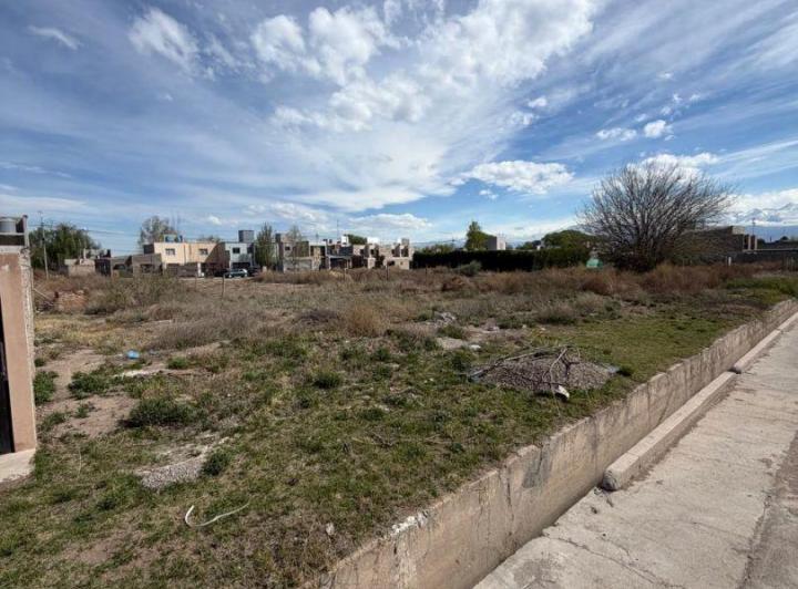 Terreno · 230m²