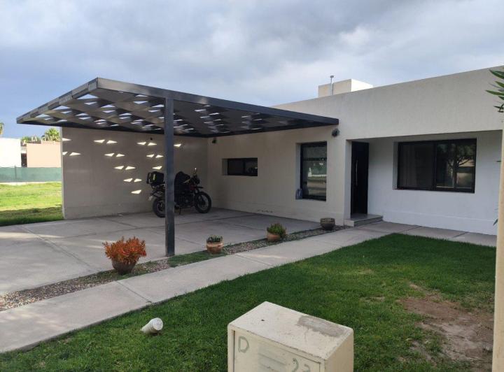 Casa · 125m² · 3 Ambientes · 2 Cocheras