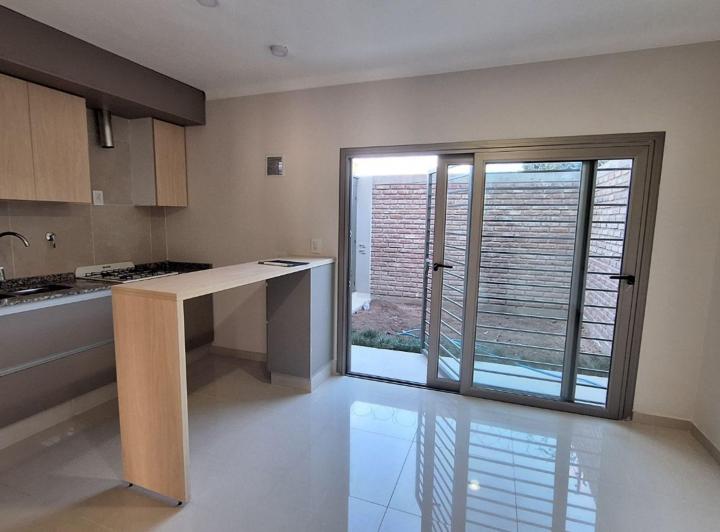 Casa · 107m² · 5 Ambientes · 1 Cochera