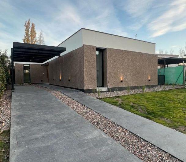 Casa · 170m² · 7 Ambientes · 2 Cocheras