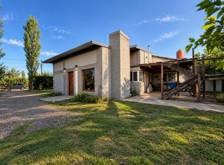Casa · 140m² · 6 Ambientes · 1 Cochera