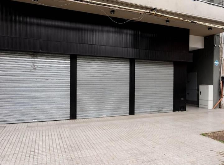Local comercial · 33m² · 5 Cocheras