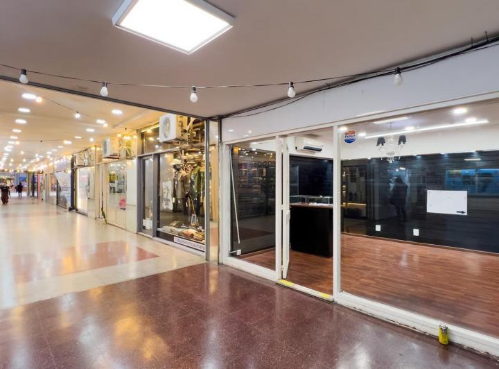Local comercial · 80m² · 2 Ambientes