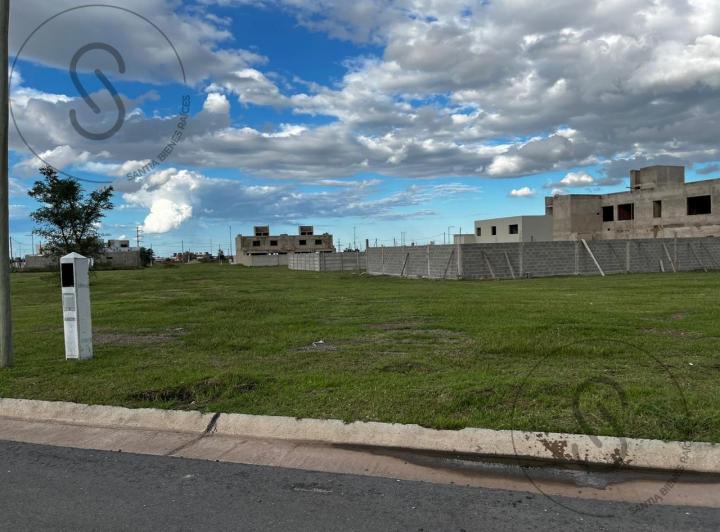 Terreno · 792m²
