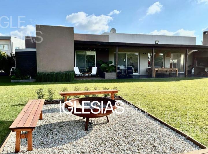 Casa · 151m² · 5 Ambientes · 1 Cochera