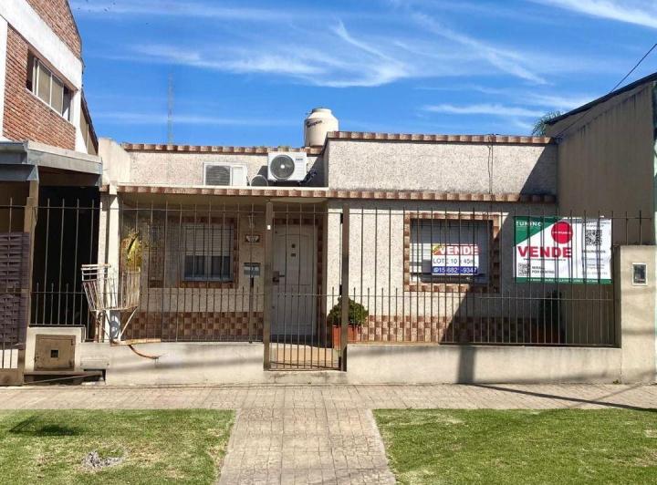 Casa · 90m² · 3 Ambientes · 1 Cochera