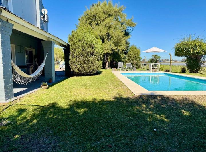 Casa · 219m² · 5 Ambientes · 2 Cocheras