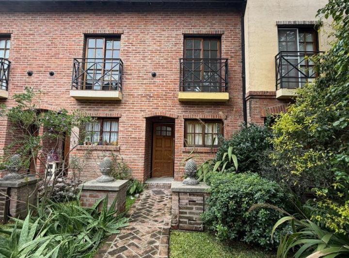 Casa · 70m² · 3 Ambientes · 1 Cochera