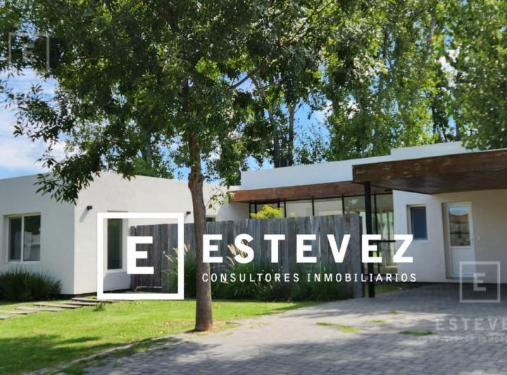 Casa · 160m² · 5 Ambientes · 2 Cocheras