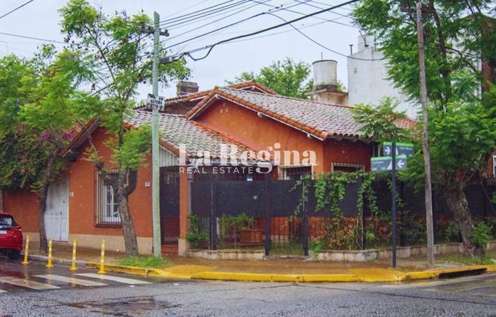Casa · 240m² · 5 Ambientes · 1 Cochera