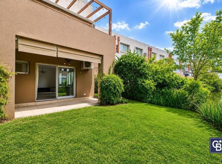 Casa · 83m² · 4 Ambientes · 1 Cochera
