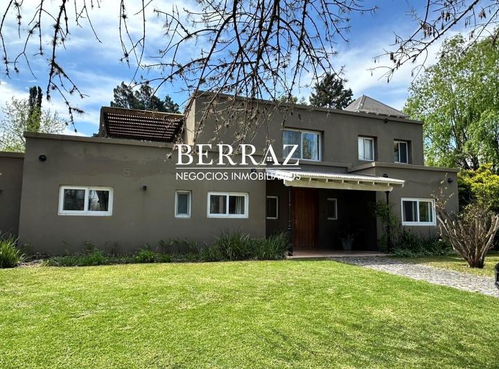 Casa · 324m² · 5 Ambientes · 1 Cochera