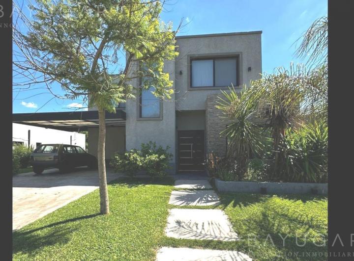 Casa · 170m² · 5 Ambientes · 4 Cocheras