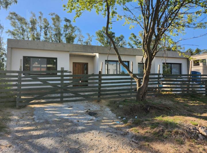 Casa · 187m² · 4 Ambientes · 1 Cochera
