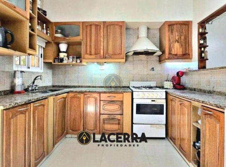 Casa · 165m² · 4 Ambientes · 1 Cochera