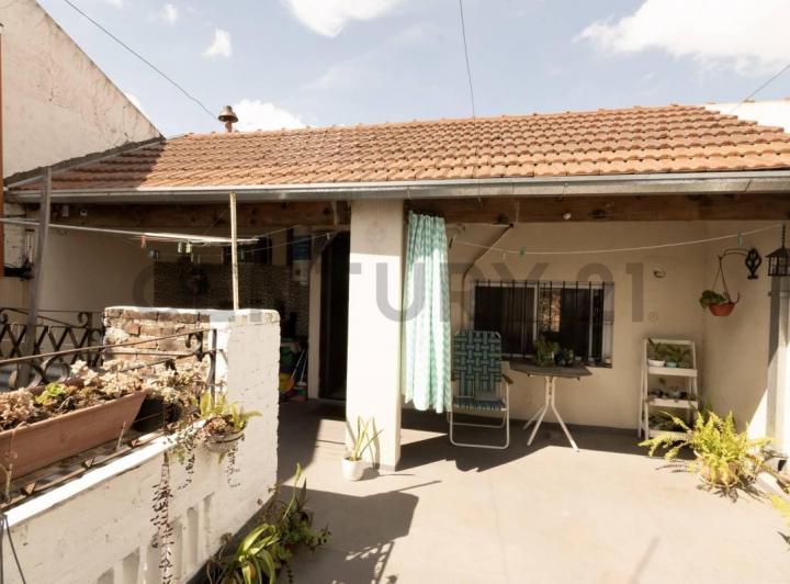Casa · 66m² · 4 Ambientes · 1 Cochera