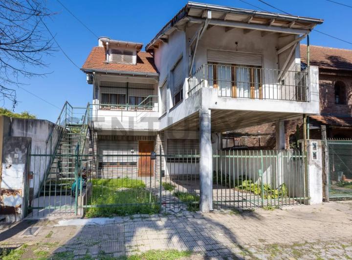 Casa · 99m² · 3 Ambientes · 2 Cocheras