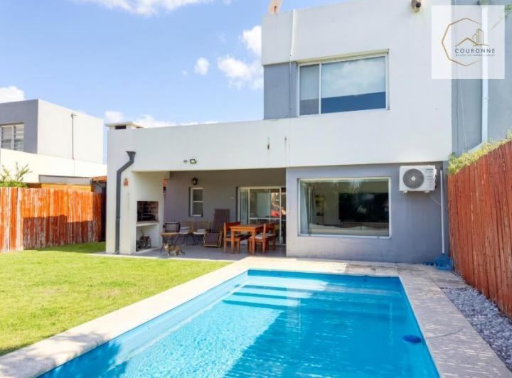 Casa · 100m² · 5 Ambientes · 2 Cocheras