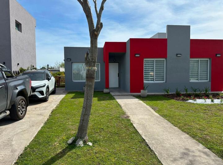 Casa · 135m² · 4 Ambientes · 2 Cocheras