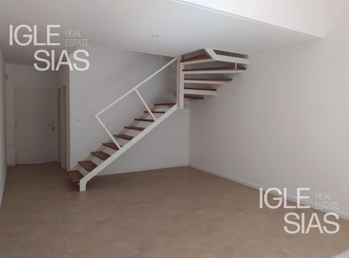 Casa · 144m² · 4 Ambientes · 2 Cocheras