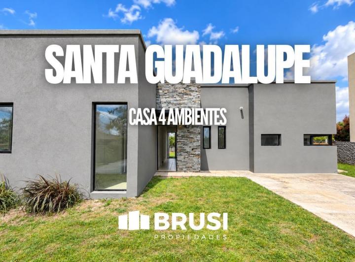 Casa · 140m² · 4 Ambientes · 3 Cocheras