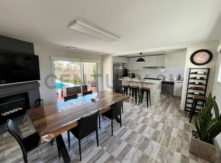 Casa · 197m² · 4 Ambientes · 3 Cocheras