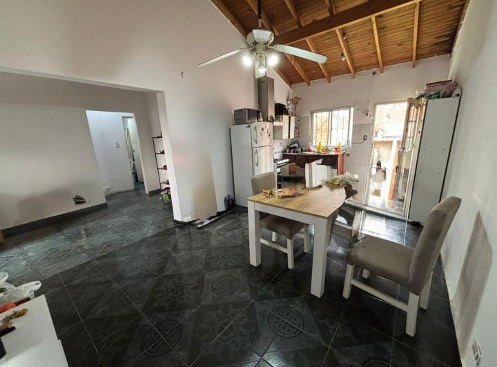 Casa · 90m² · 4 Ambientes · 1 Cochera