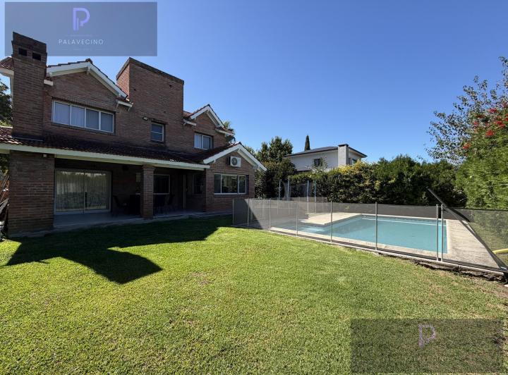 Casa · 180m² · 5 Ambientes · 1 Cochera