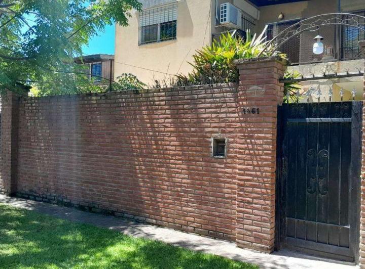 Casa · 232m² · 6 Ambientes · 1 Cochera