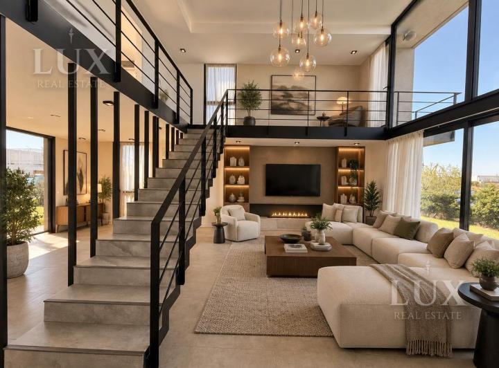 Casa · 900m² · 6 Ambientes · 4 Cocheras