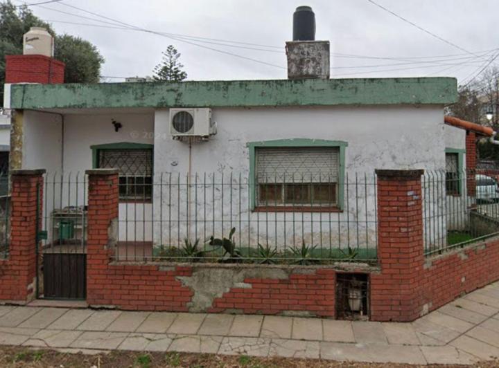 Casa · 94m² · 5 Ambientes · 1 Cochera