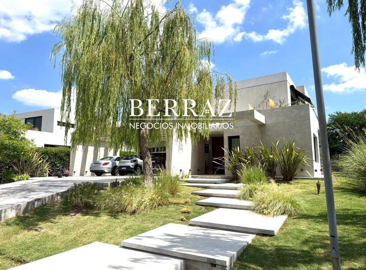 Casa · 418m² · 7 Ambientes