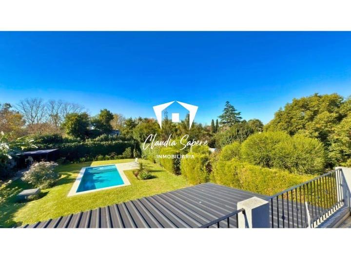 Casa · 289m² · 5 Ambientes · 2 Cocheras