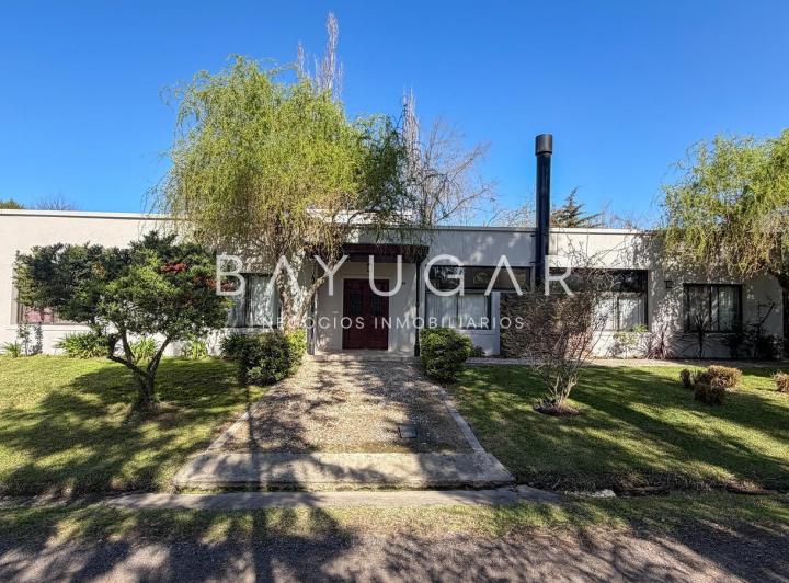 Casa · 157m² · 5 Ambientes · 1 Cochera