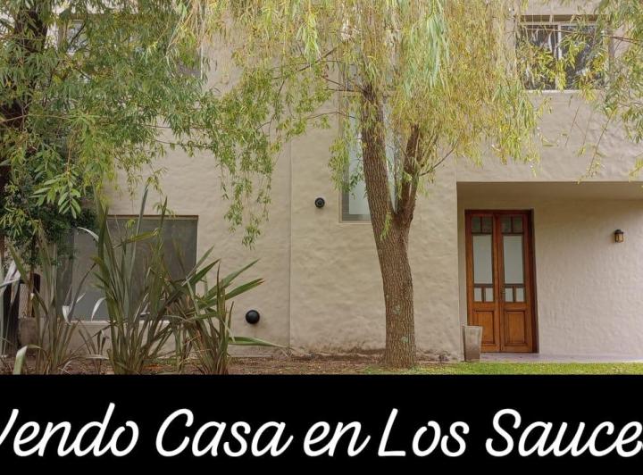 Casa · 242m² · 8 Ambientes · 8 Cocheras