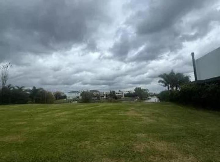 Terreno · 960m²