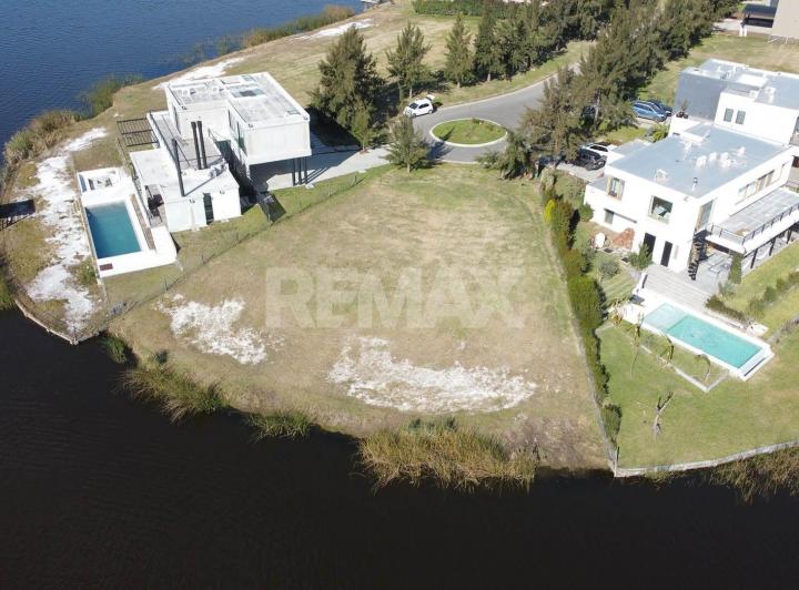 Terreno · 969m²