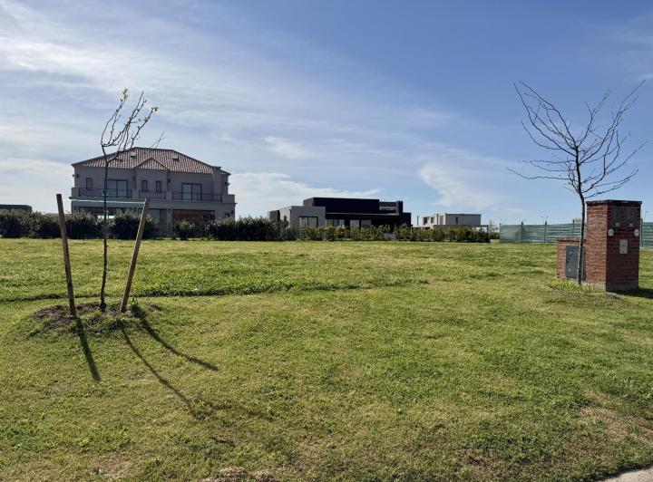 Terreno · 621m²