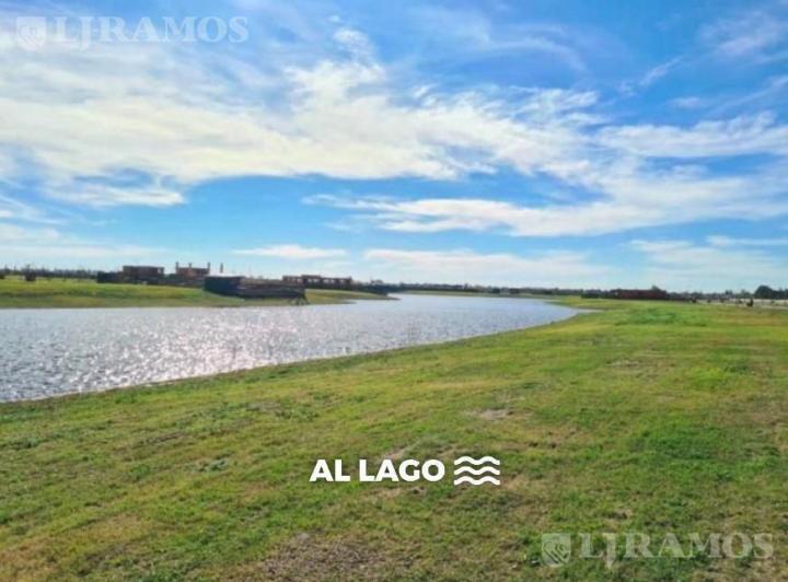 Terreno · 716m²
