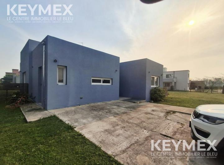 Casa · 560m² · 4 Ambientes · 2 Cocheras